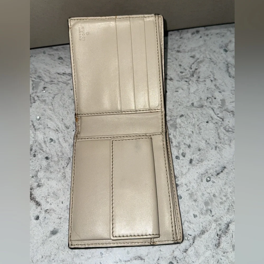 Gucci GG Signature Leather Bifold Wallet AUTHENTIC